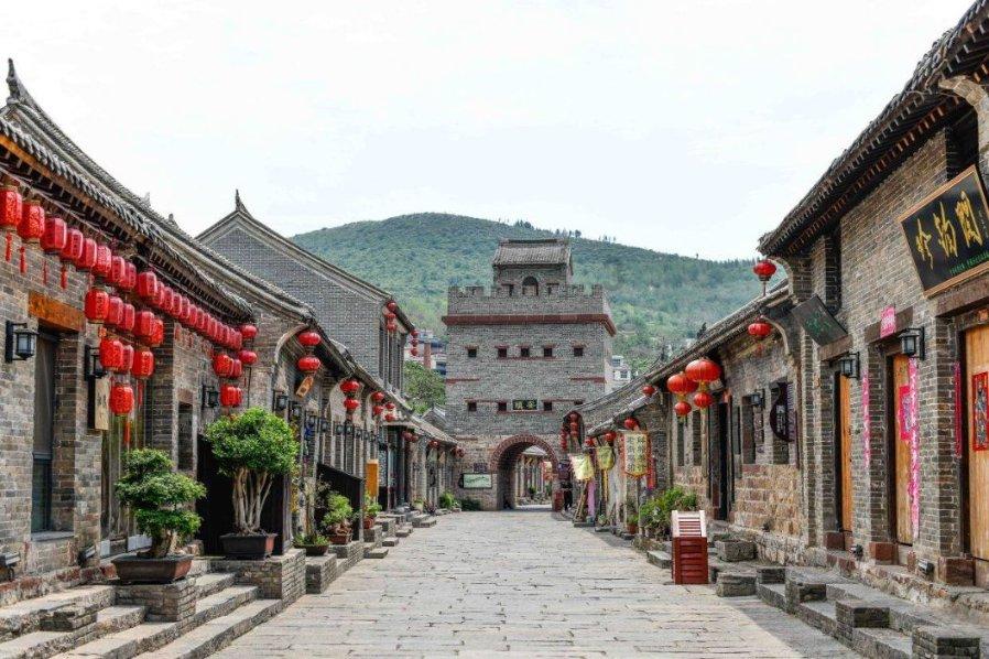 警察战僵尸无敌版